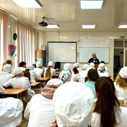 Специалисты Анапы провели профилактические встречи с молодежью и родителями Специалисты Анапы провели профилактические встречи с молодежью и родителями