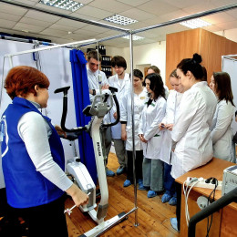 Путь в медицину: студенты медицинского колледжа прошли многодневное погружение в профессию Путь в медицину: студенты медицинского колледжа прошли многодневное погружение в профессию